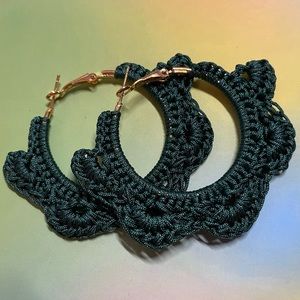 CROCHET SHELL LACE HOOP EARRINGS- JUNGLE GREEN